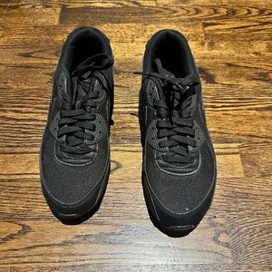 Black Nike Air Max size 10